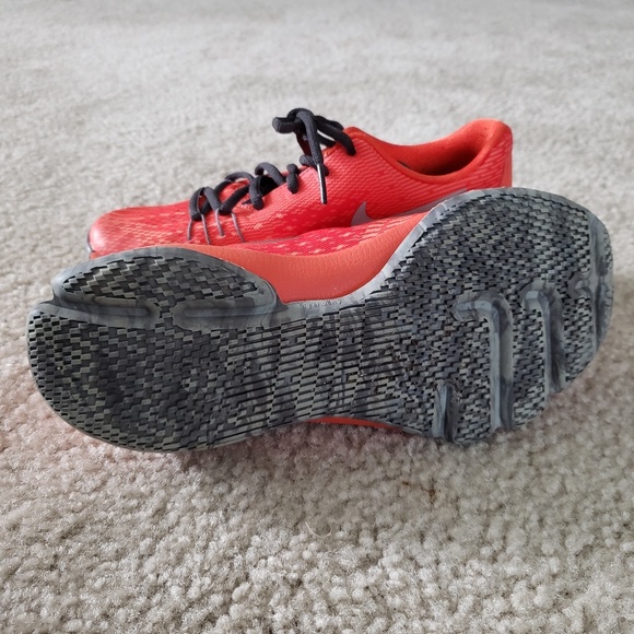 Nike size 4 - Picture 4 of 5